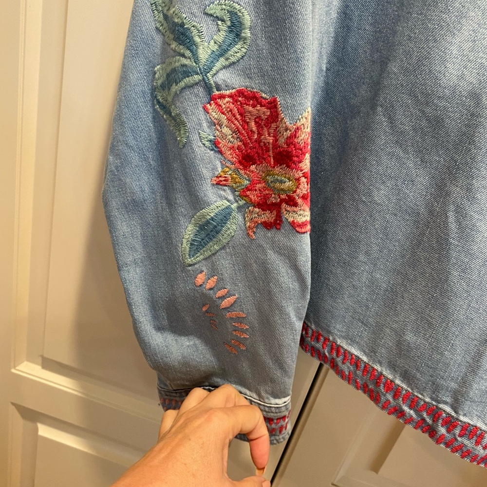 Johnny Was XL Embroidered Denim Jacket with Red Floral Accents - Picture 6 of 7